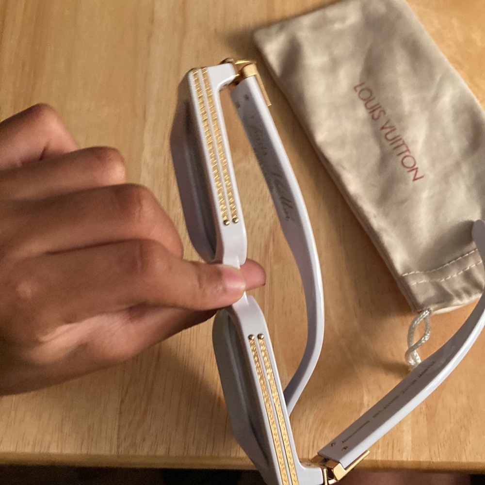 Louis Vuitton shades - Picture 4 of 5